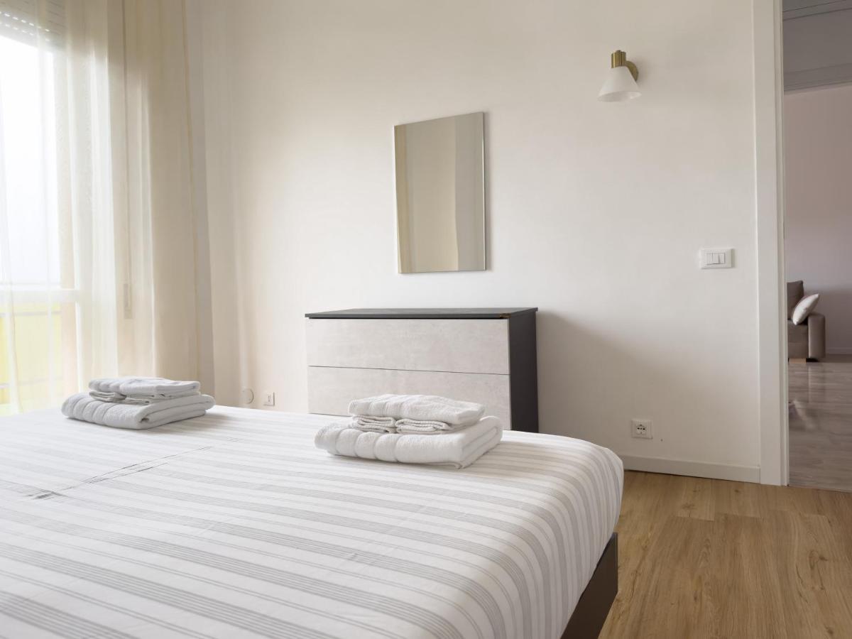 Apartamento Accogliente Trilocale A Brescia Exterior foto