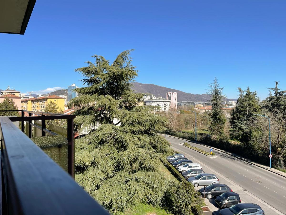 Apartamento Accogliente Trilocale A Brescia Exterior foto